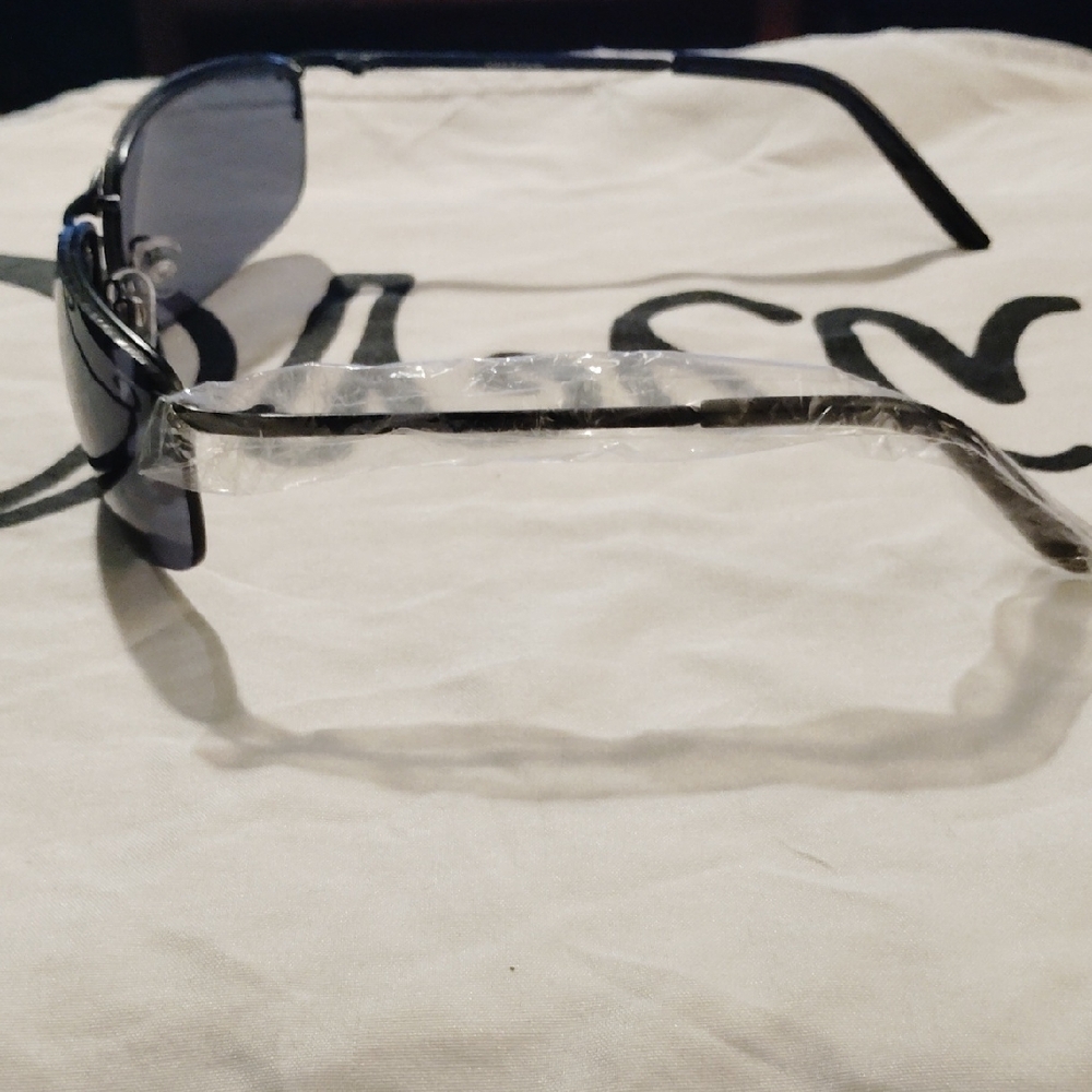 Stylish Black Men's Sunglasses - Picture 5 of 5